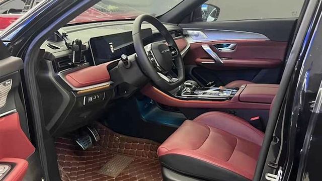 Jetour X70 PLUS 7 мест
Год: 2022/01