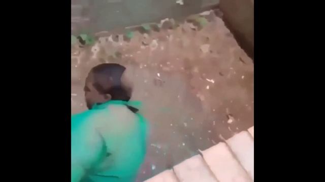 Девочка в первый раз пробует колу.Видео приколы. смотреть онлайн