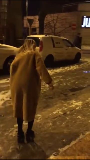 Прикол зимой на каблуках смотреть онлайн
