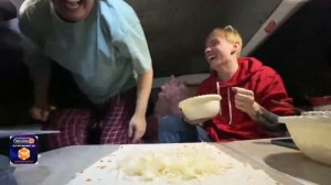 Напердели в шаурму Артема Вульфа