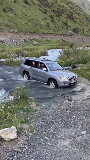 Республика Дагестан. Рутульский район,у подножья  горы диавгай (4017) м