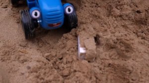 Синий трактор влог - Приключение на детской площадке