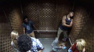 Пердун шептун в лифте (Смешной Пранк)