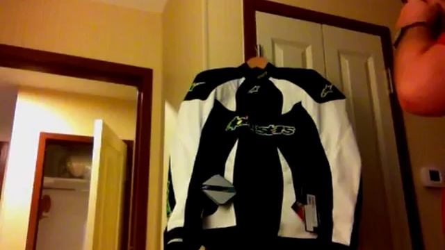 Обзор Alpinestars GP-Plus Air jacket от Dunno (MotoPro.az) смотреть онлайн