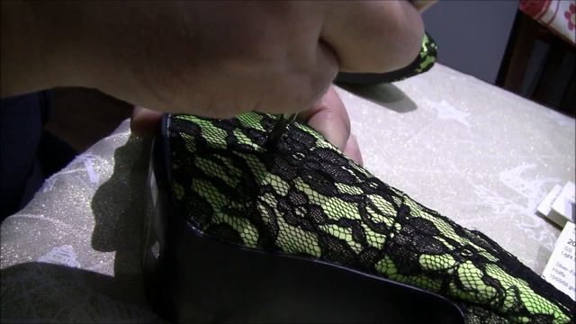 HOW TO: APPLY FLAT BACK SWAROVSKI RHINESTONES - CRYSTALIZE HIGH HEELS WITH SWAROVSKI CRYSTALS смотреть онлайн