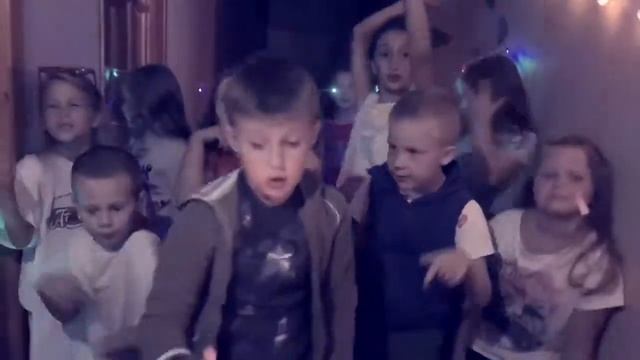 Я дома. Пародия Миша и 10 отряд лагеря Салют. смотреть онлайн