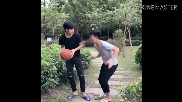 Смешные видеоролики 2019 года ● Люди делают глупости (часть 1) смотреть онлайн