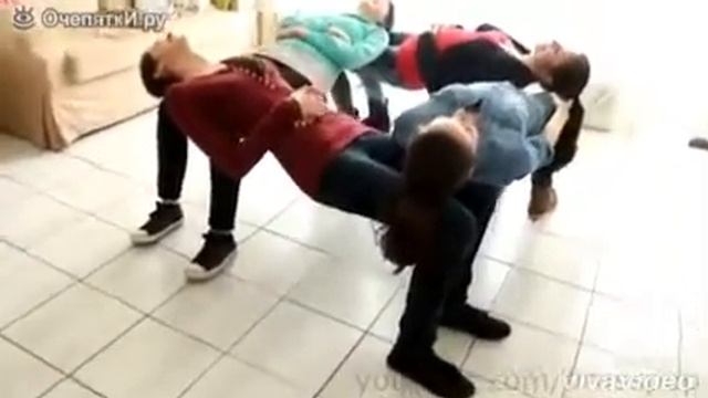 Прикол#1|трюк-так могут все девушки! смотреть онлайн