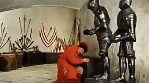 Иван Васильевич. Погоня под Бенни Хилла возле сундука.