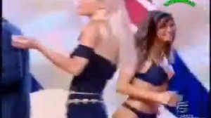 сорвал одежду в прямом эфире