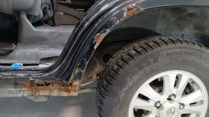 Замена гнилого крыла на Toyota Land Cruiser 200.