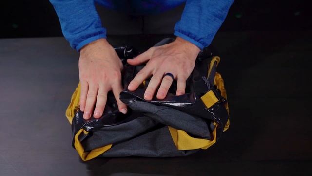 How To Re-Pack Your Black Hole Duffel смотреть онлайн