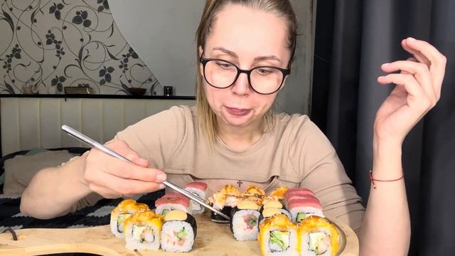 РОЛЛЫ/Суши🍣Мукбанг/ Сделала Губы и как это было😱и кто меня заставил… смотреть онлайн
