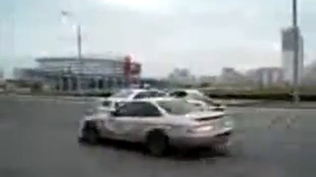 Дрифт вокруг ДПС! смотреть онлайн