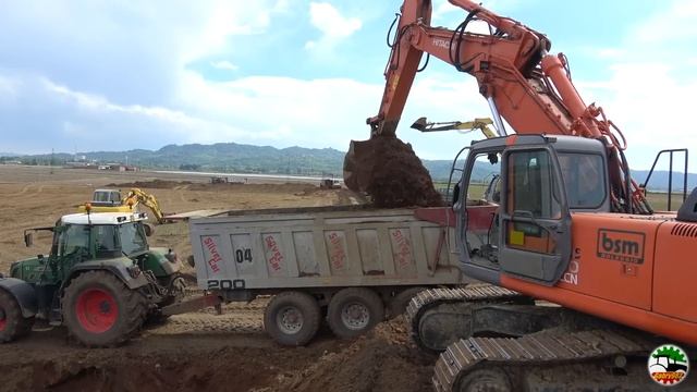 4X Fendt tractor | Hitachi Zaxis | New Holland D180 - E145 смотреть онлайн