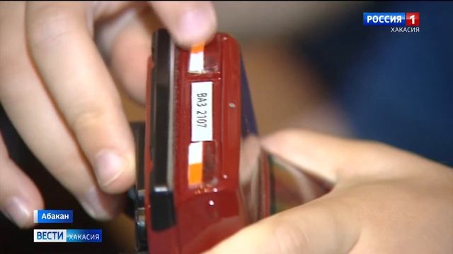 Юный автоэксперт из Абакана собрал большую коллекцию отечественных автомобилей смотреть онлайн