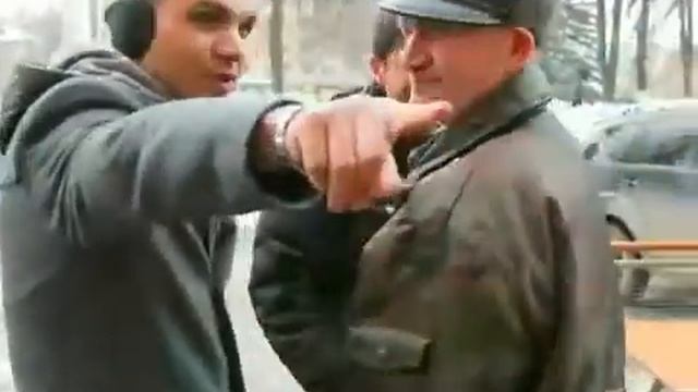 Дед БОМ БОМ орангутян смотреть онлайн