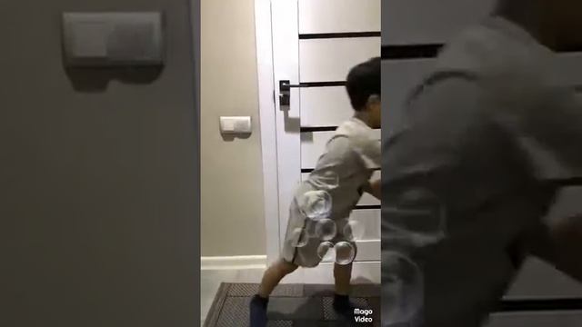 Приняли эстафету от Тимати. Моем руки со звездами. Мои друзья. Get lucky смотреть онлайн