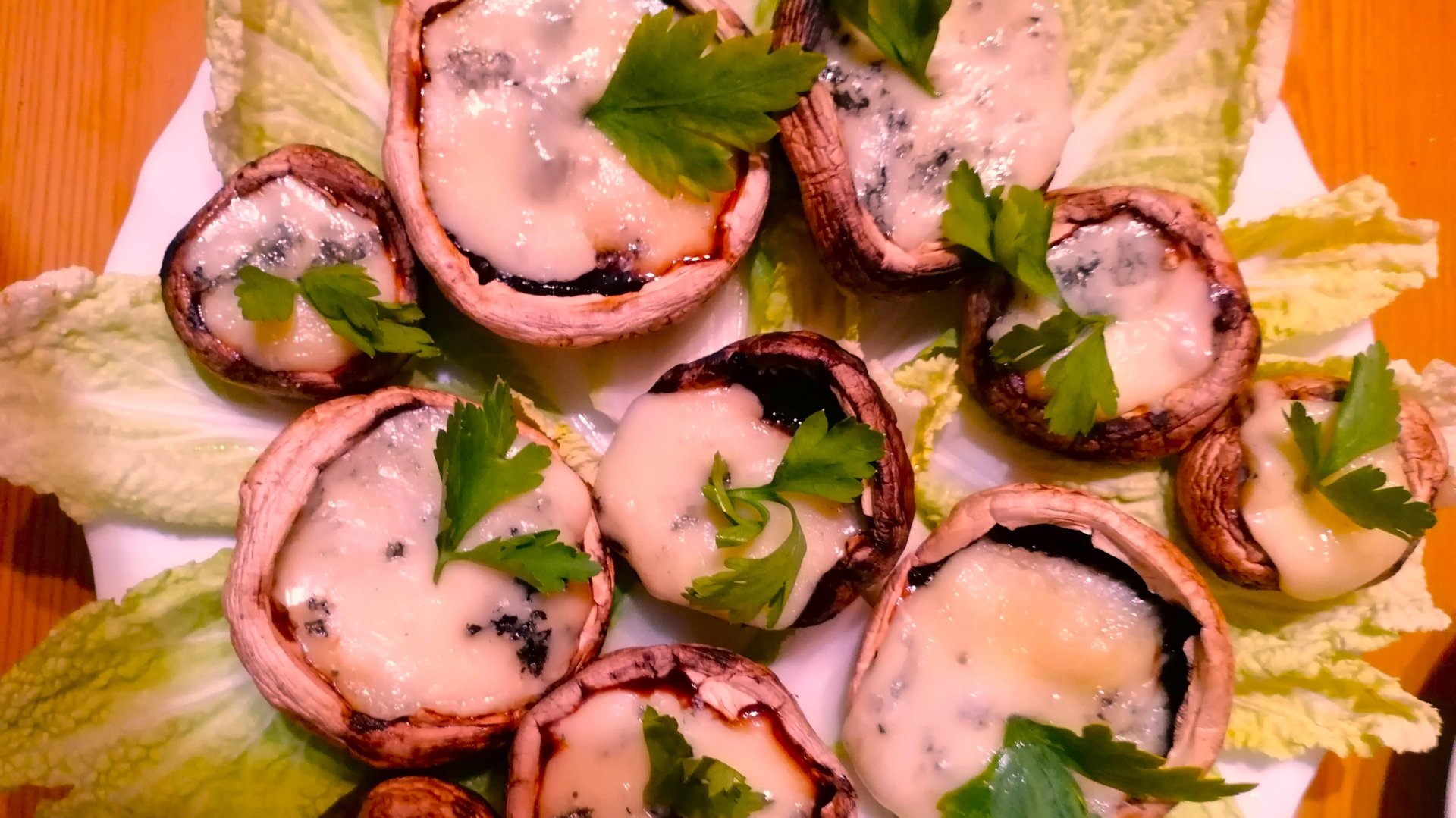 Фаршированные шампиньоны по-угольниковски смотреть онлайн