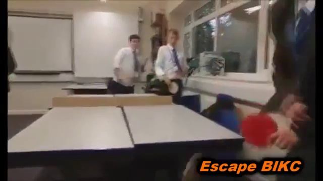 видео приколы)) когда карма не заставляет ждать!!! смотреть онлайн