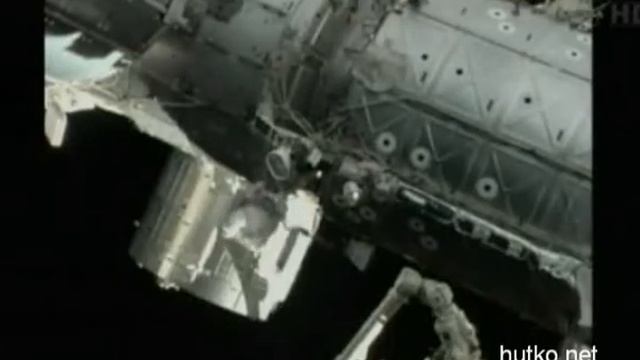 Работы в открытом космосе на МКС смотреть онлайн