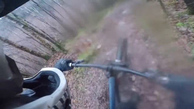 Cwmcarn downhill track WET смотреть онлайн