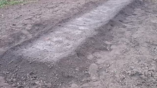 На даче. Работы много.