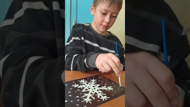 Рисуем снежинку и снеговика. смотреть онлайн