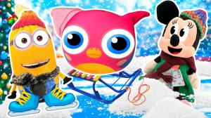 Хоп Хоп, Миньон и Микки Маус катаются зимой на коньках и на ватрушке! Игры в мягкие игрушки