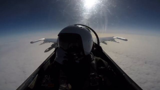 Когда прикрыл группу , испугал до усрачки желто-блокитных и летишь довольный собой, смотреть онлайн