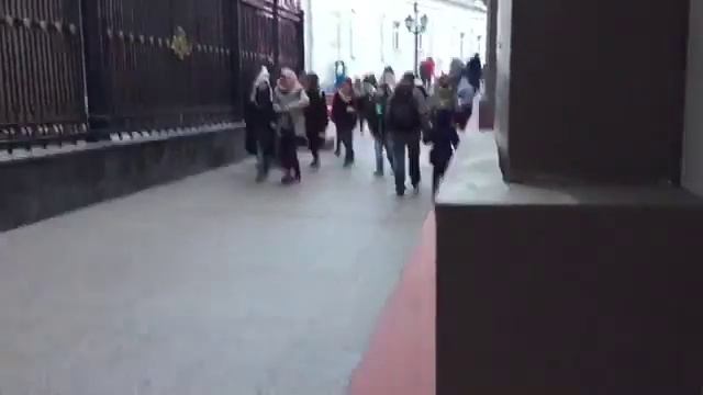 Братишка приехал ко мне в гости смотреть онлайн