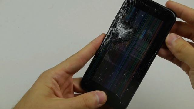 iPhone 7 разбиваем молотком! смотреть онлайн