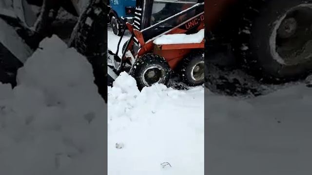 мини погрузчик UNC 061