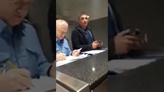 В аэропорту в Домодедово ещё разбор срочный смотреть онлайн