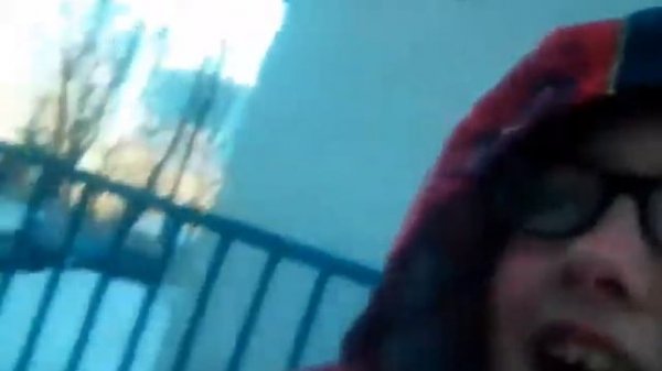 Он писюн показал