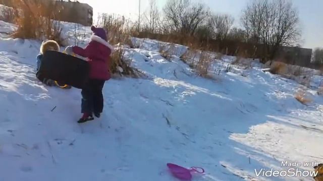 ВЛОГ: весенние(зимние) горки. Встреча с Элиночкой смотреть онлайн