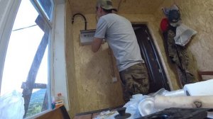 СВЕРЛЮ ДЕРЕВЯННЫЙ ДОМ ШУРУПОВЕРТОМ ! ПРОСТОЙ ПЕРЕХОД С СИП НА МЕДЬ ! КУПИЛ ЗАБРОШЕННУЮ ДАЧУ СТОЛЫЧ