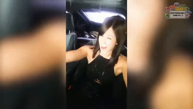 Лучшие приколы с сексуальными девушками / июнь 2019 / Корпорация смеха #14 смотреть онлайн