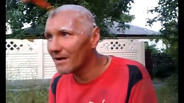 ПРИКОЛ! ПАРИКМАХЕР АЛКАШ, ЖЕСТОКИЙ ПАРИКМАХЕР смотреть онлайн