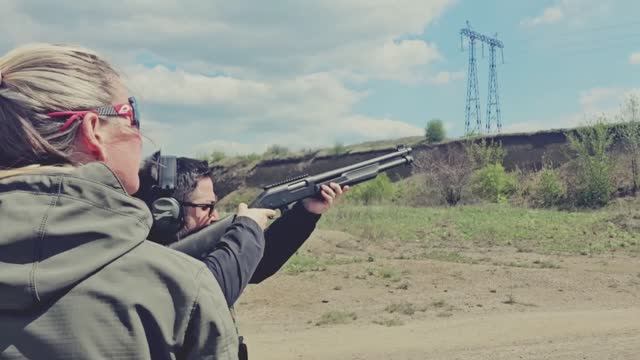 Господи, благослови мою двустволку - Аким Апачев, Анна Тараносова, Лыня и Дмитрий Астрахань смотреть онлайн