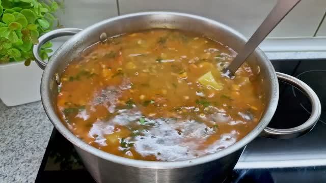 Вы когда-нибудь готовили такой турецкий суп с чечевицей_ Вкус бесподобный! Сытно и полезно! смотреть онлайн