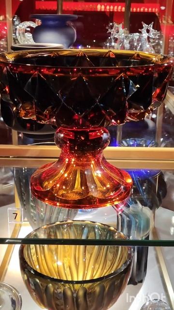 Единственный в России музей, декоративно-прикладного искусства.Расположен в усадьбе "Дом Остермана смотреть онлайн