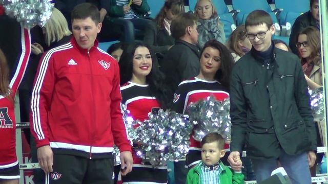 Сергей Гусев (ХК "Автомобилист") поздравляет с Днём рождения! смотреть онлайн