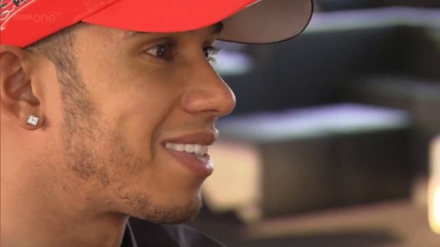 Hamilton explains special Senna tribute helmet [BBC] F1 2011 Brazilian GP смотреть онлайн