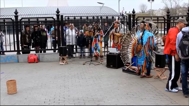 Уличные музыканты, гр. Wayra Nan, 20.04.2013 смотреть онлайн
