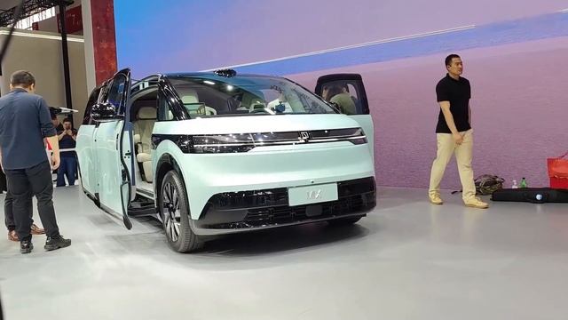 Explore More Details of the Zeekr MIX - Beijing Auto Show смотреть онлайн