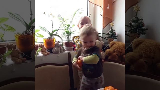 vredina life ДЕТСКАЯ ПЕСНЯ - СНЕГ ИДЁТ, СНЕГ МЕТЁТ! смотреть онлайн