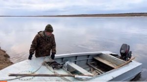 Рыбалка на севере. Ставим и проверяем сети. Первая рыба