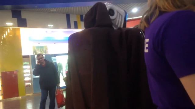 Робот с плащём смотреть онлайн