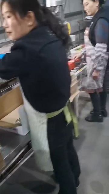 Консервы: укладка - упаковка - укладка на поддоны